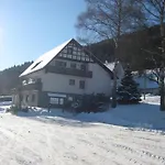 Vendégház Pension-gaestehaus Waldhof 3*