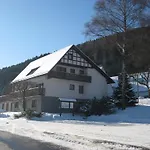Pension-gaestehaus Waldhof ヴィンターベルク